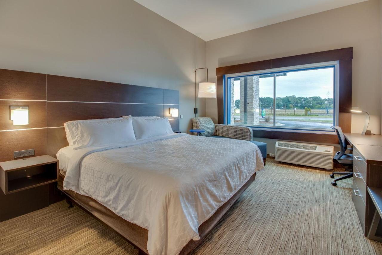 Holiday Inn Express & Suites - Union City By Ihg Exterior photo