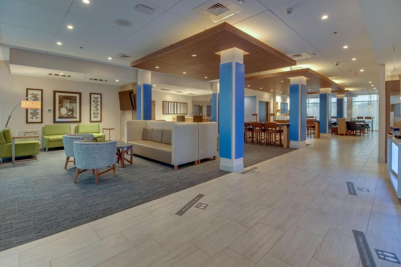 Holiday Inn Express & Suites - Union City By Ihg Exterior photo